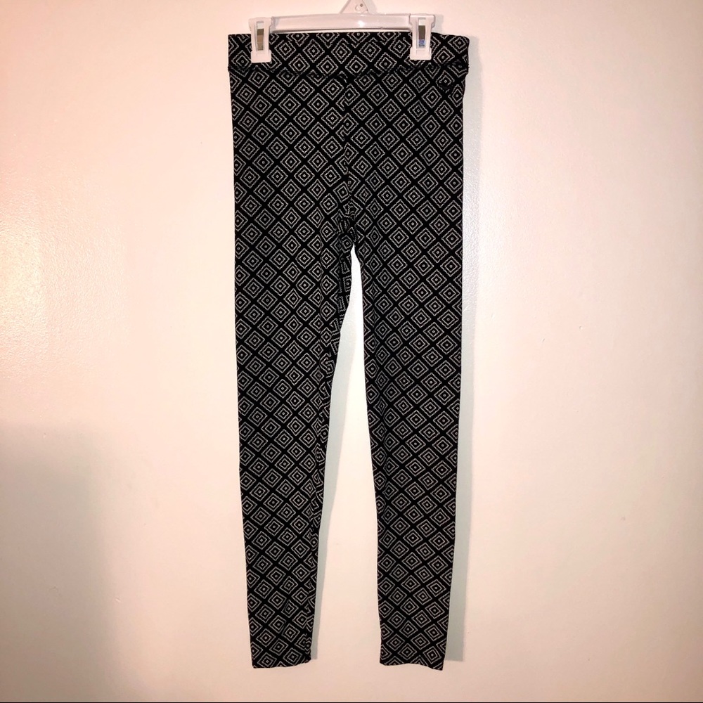 PINK Victoria’s Secret Boho Diamond Print Leggings